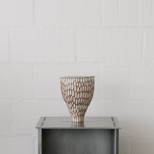 Ren Vase — warm/white